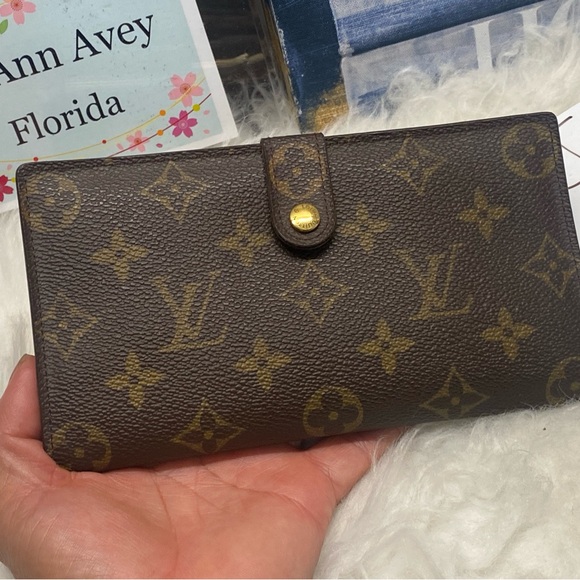 🤩MONOGRAM WALLET🤩 - Picture 7 of 16